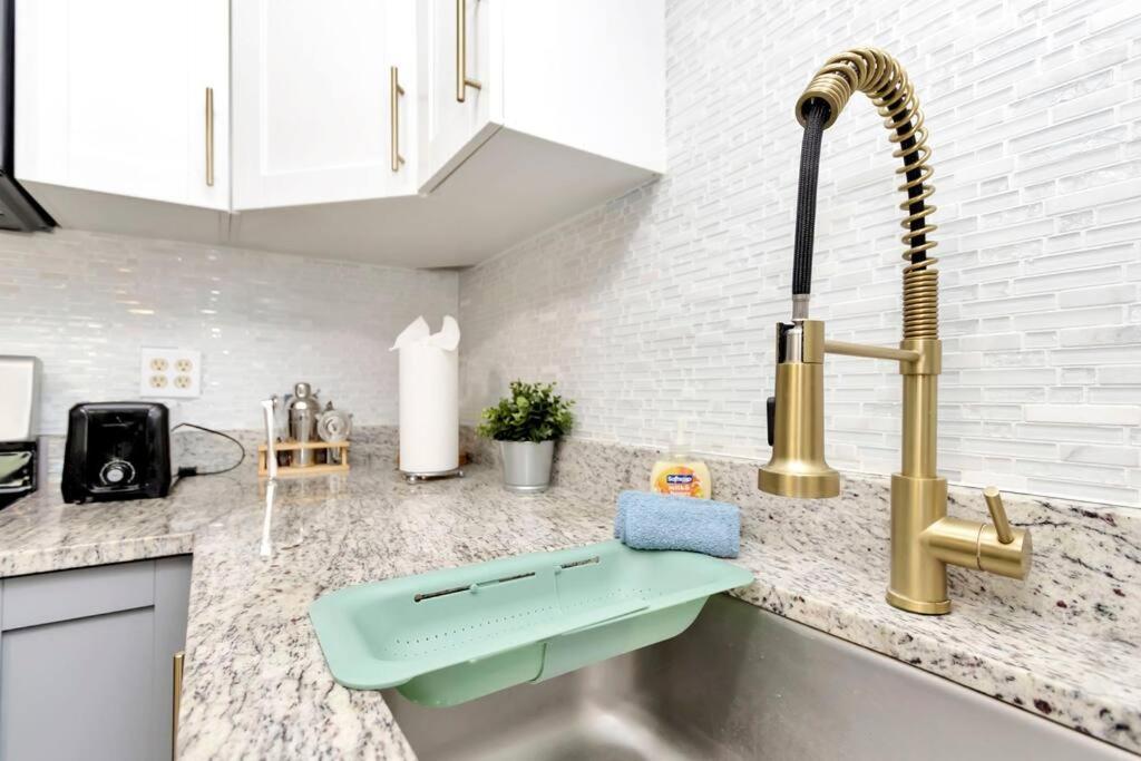 Cozy Bungalow With Patio & Grill, Private And Location تامبا المظهر الخارجي الصورة