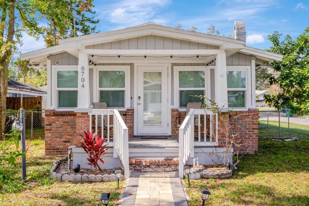 Cozy Bungalow With Patio & Grill, Private And Location تامبا المظهر الخارجي الصورة